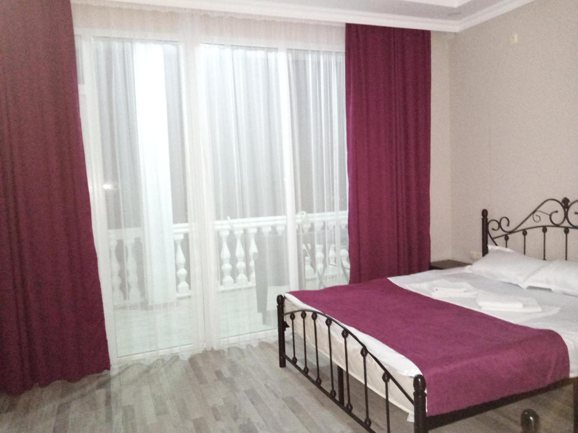 Geno Guest House Kvariati Exterior foto