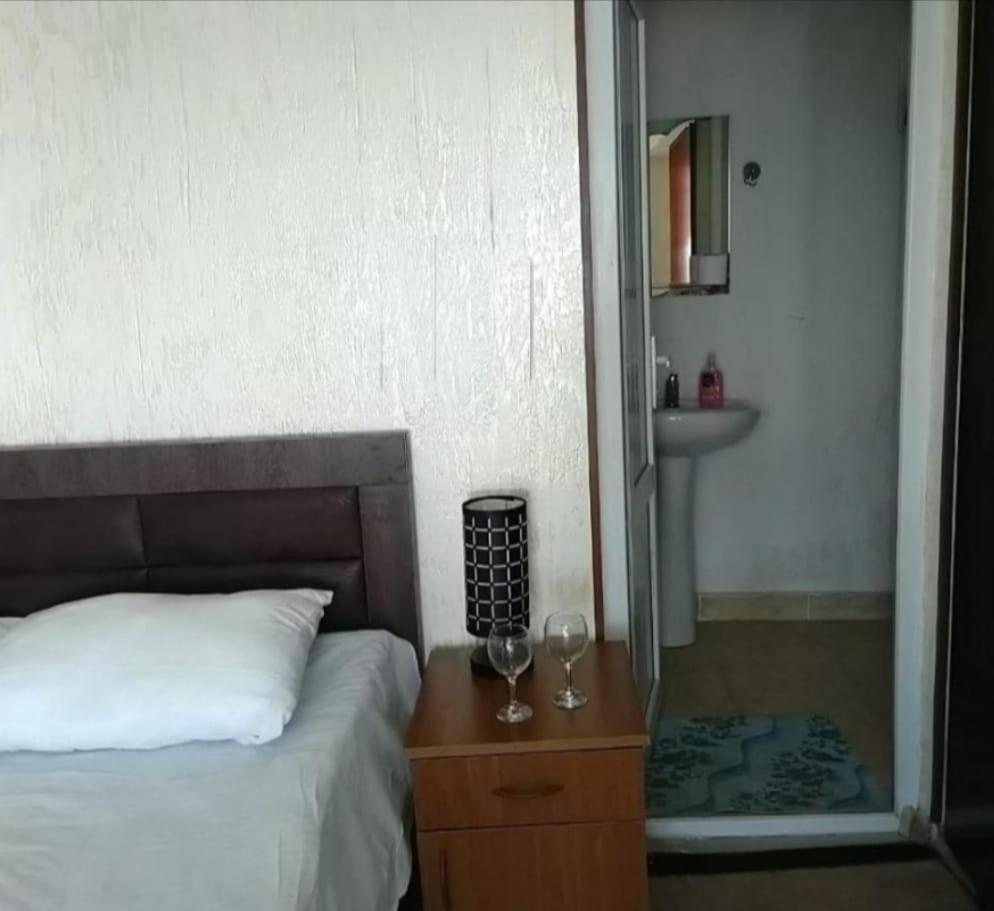 Geno Guest House Kvariati Habitación foto