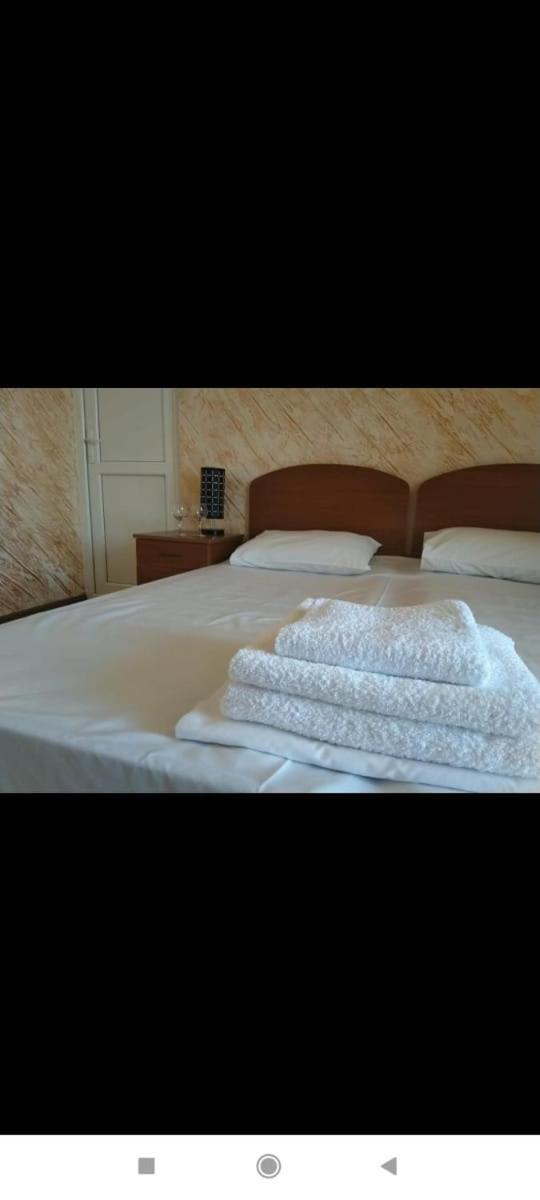 Geno Guest House Kvariati Habitación foto