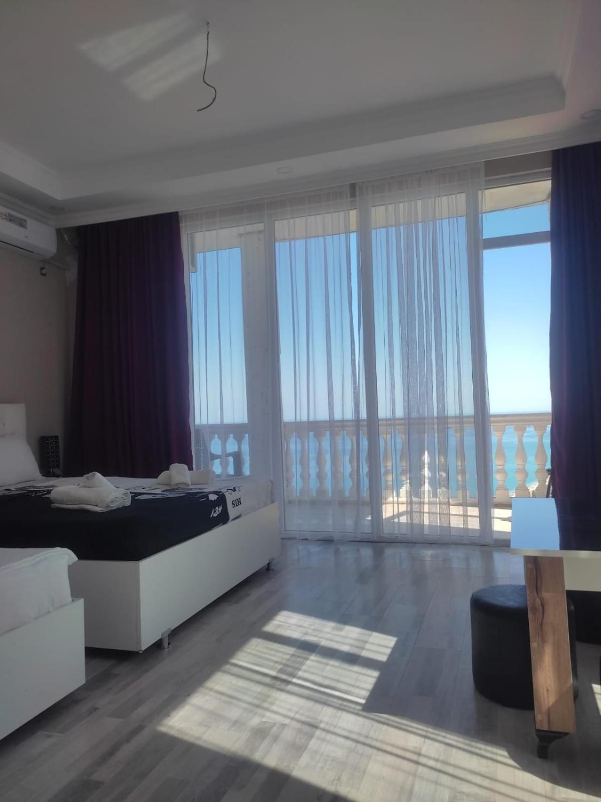 Geno Guest House Kvariati Habitación foto
